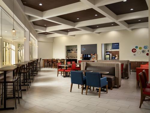 holiday inn express hotel and suites dfw north