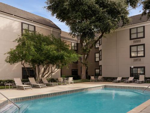 holiday inn express hotel and suites dfw north