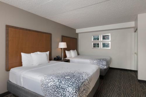 La Quinta Inn & Suites By Wyndham Secaucus Meadowlands,New Jersey>>Jersey City,3 star