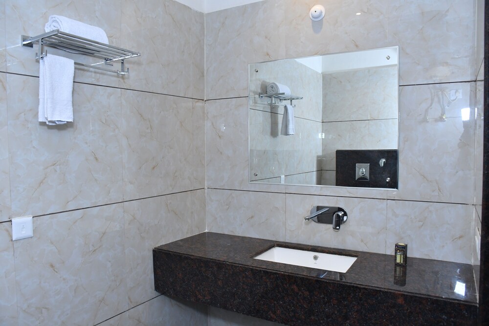 hotel bhagyaraj palace best hotel in kanpur