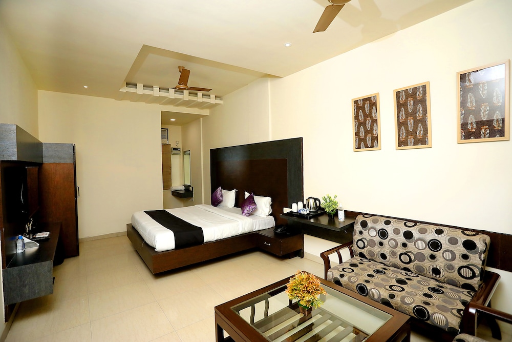 hotel bhagyaraj palace best hotel in kanpur