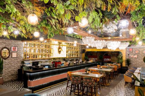 hotel bhagyaraj palace best hotel in kanpur