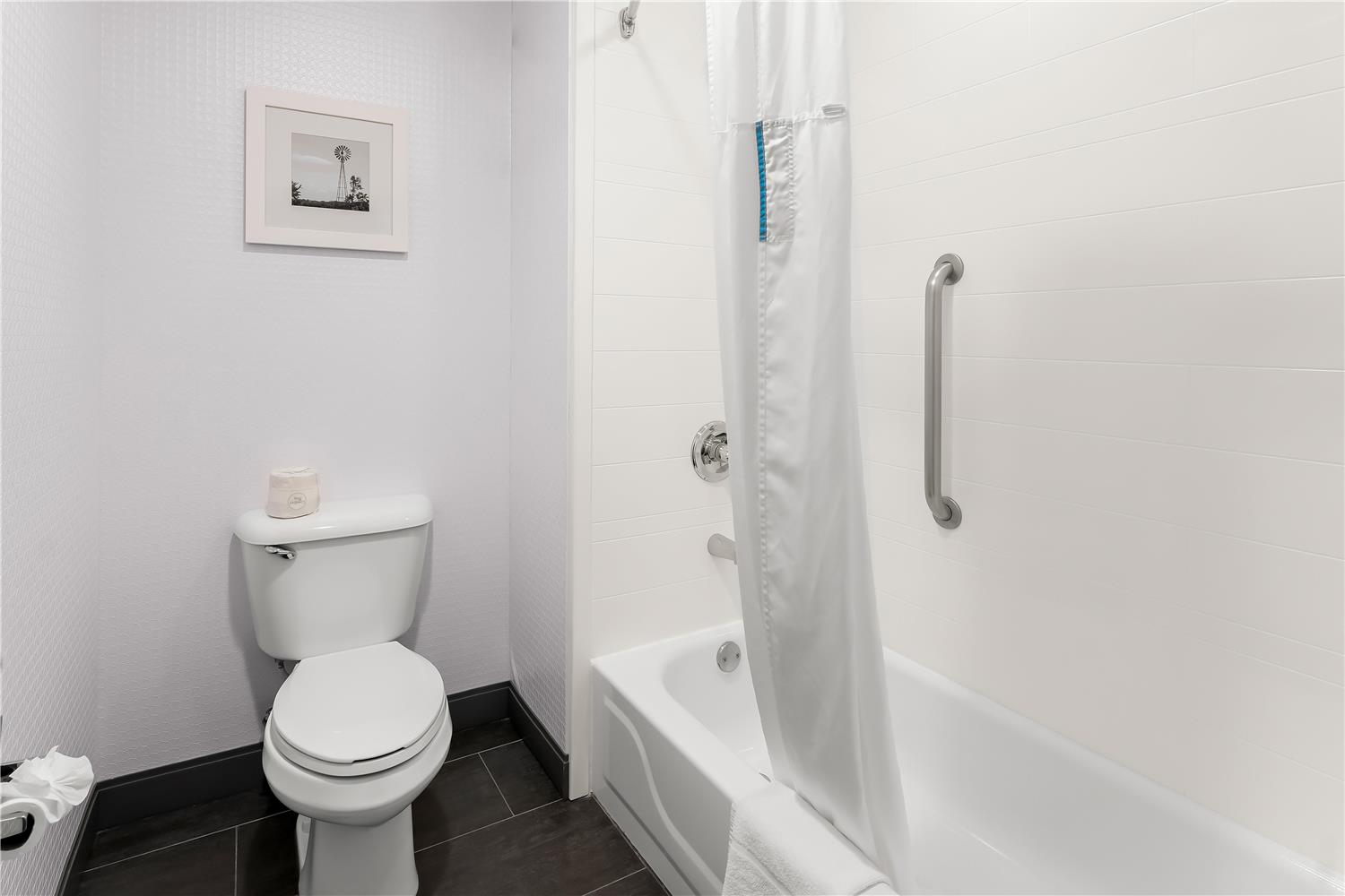 hampton inn and suites newtown