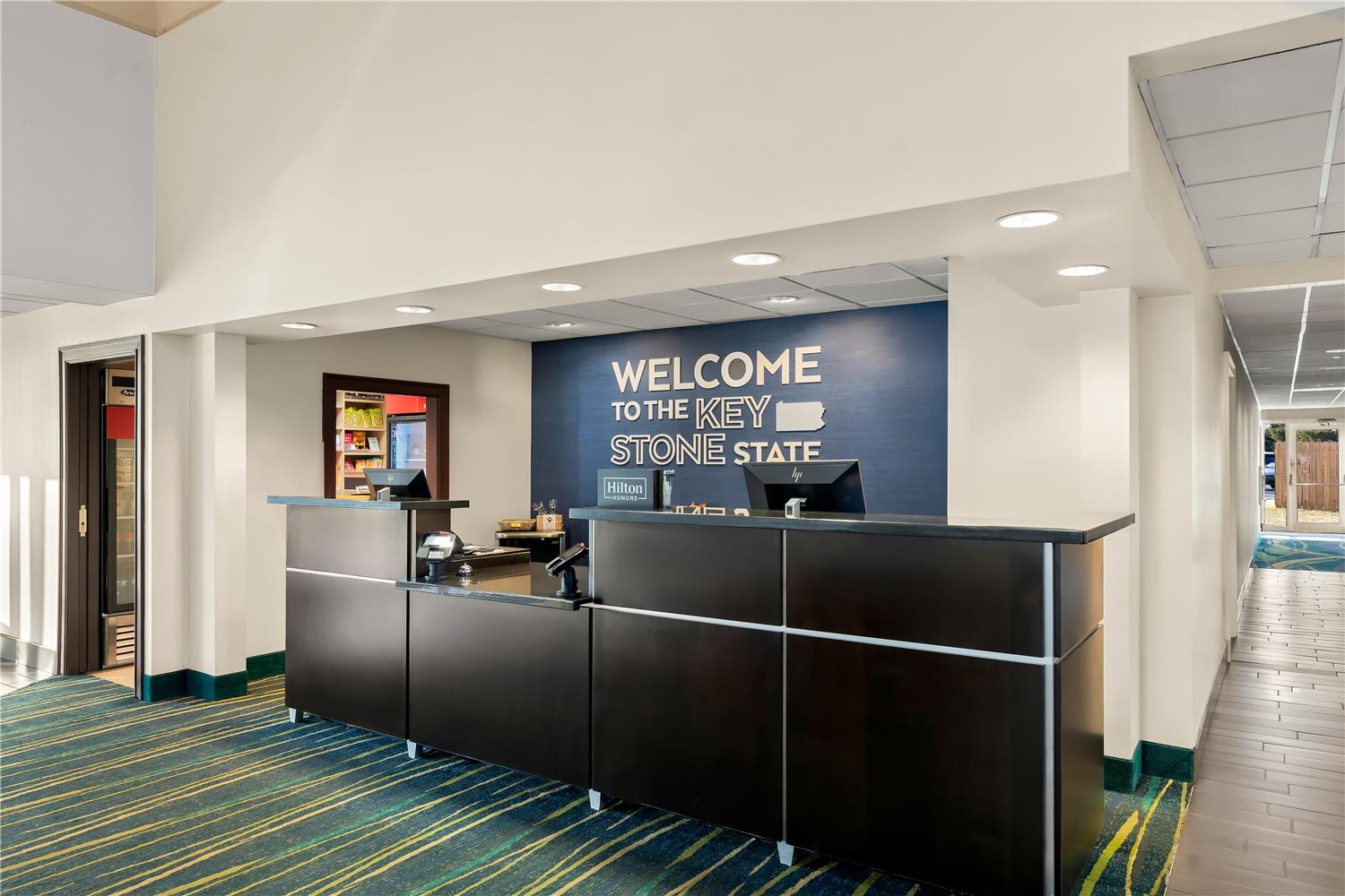 hampton inn and suites newtown