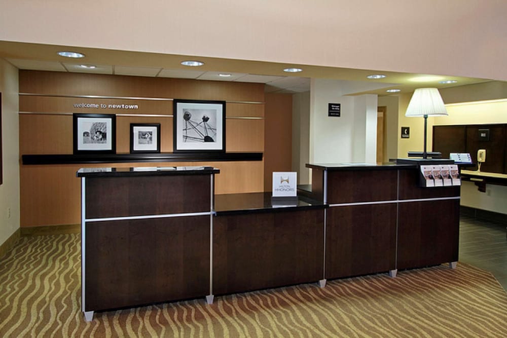 hampton inn and suites newtown