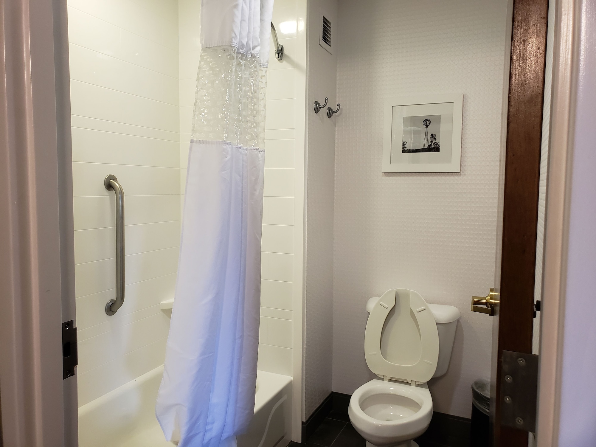 hampton inn and suites newtown