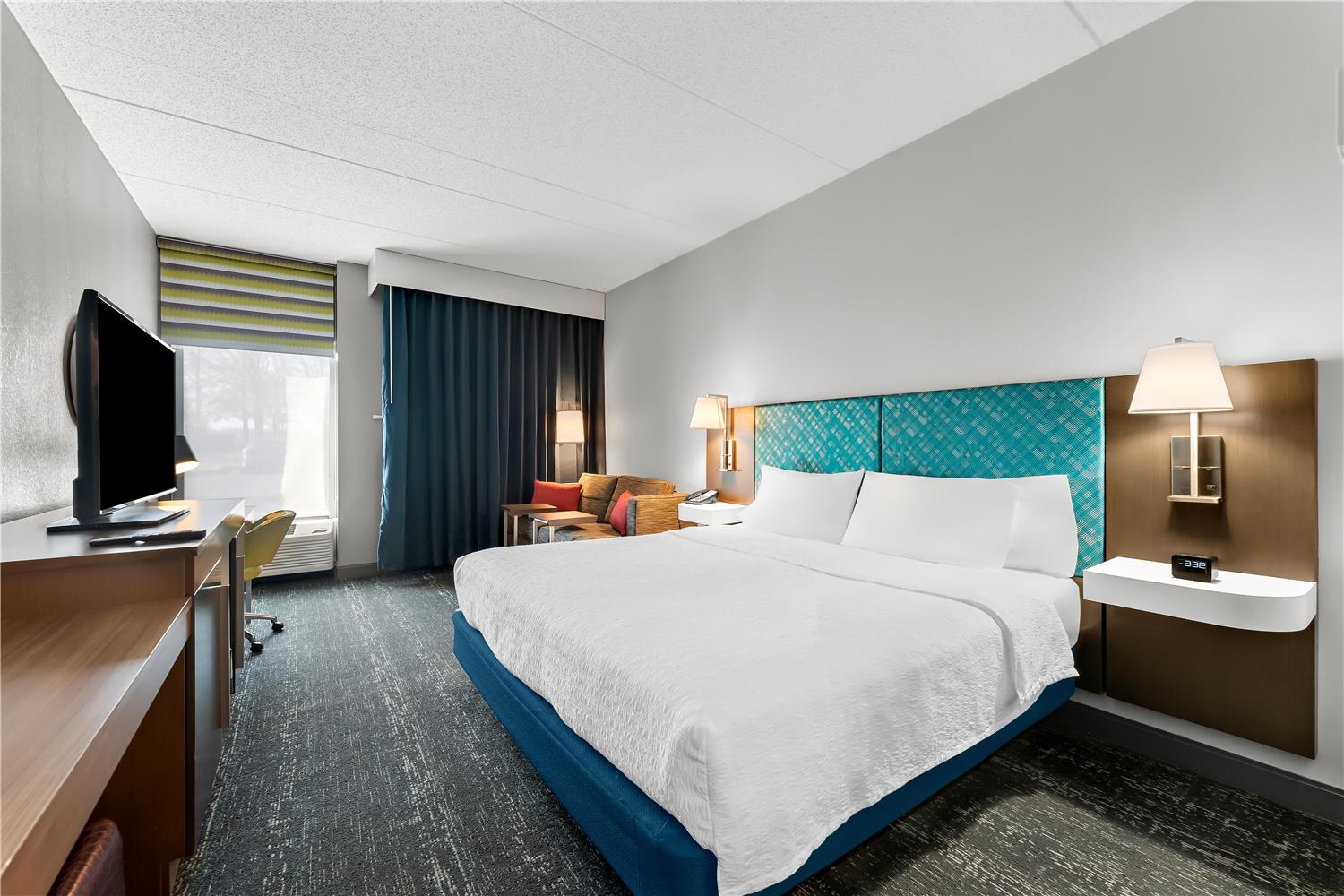 hampton inn and suites newtown
