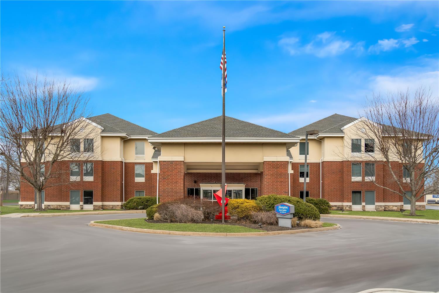 hampton inn and suites newtown