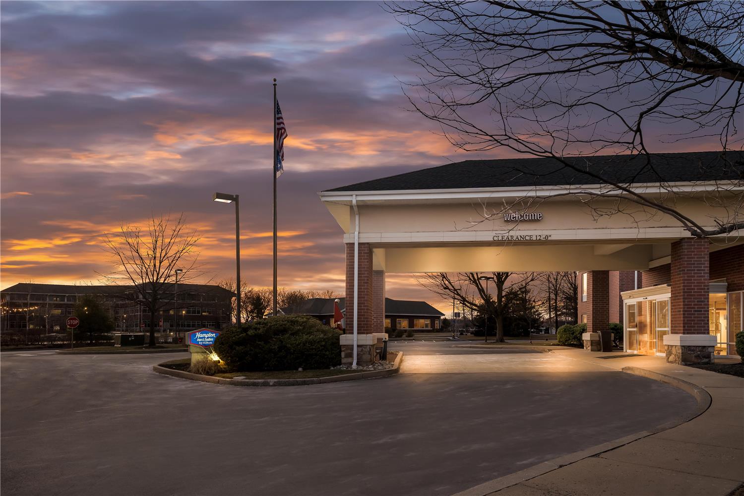 hampton inn and suites newtown