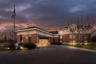 hampton inn and suites newtown