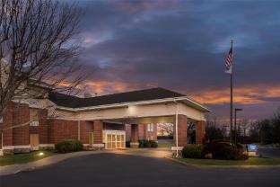 hampton inn and suites newtown