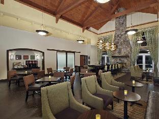 hampton inn and suites newtown