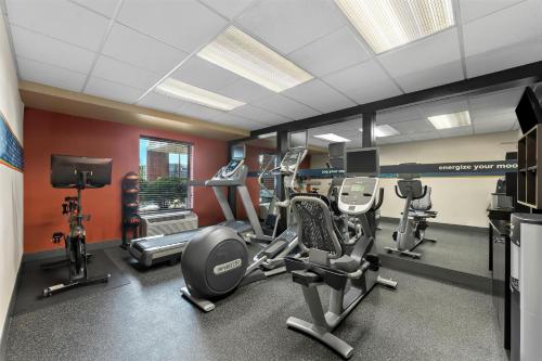 hampton inn and suites newtown