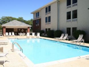 hampton inn and suites newtown
