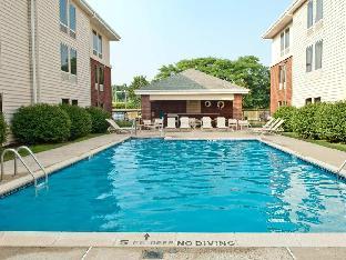 hampton inn and suites newtown