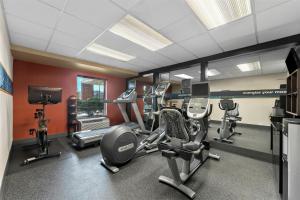 hampton inn and suites newtown