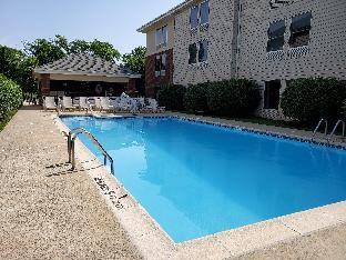 hampton inn and suites newtown
