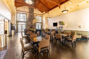 hampton inn and suites newtown