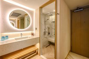 holiday inn resort phuket by ihg