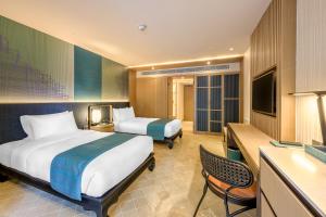 holiday inn resort phuket by ihg