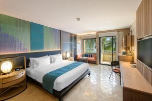 holiday inn resort phuket by ihg