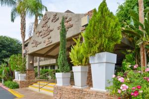 Holiday Inn Express Palm-Desert By Ihg,Palm Springs>>Palm Desert,3 star
