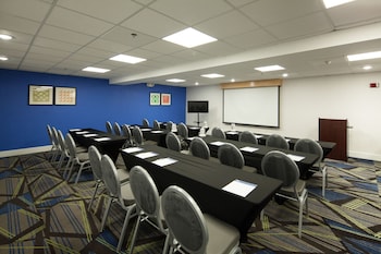 Holiday Inn Express & Suites Nashville - Brentwood I-65,Greenville>>Brentwood,3 star
