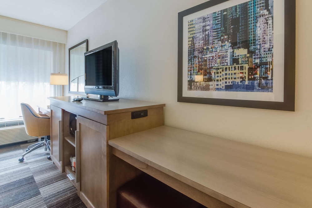 hampton inn bellevue nashville i 40 west