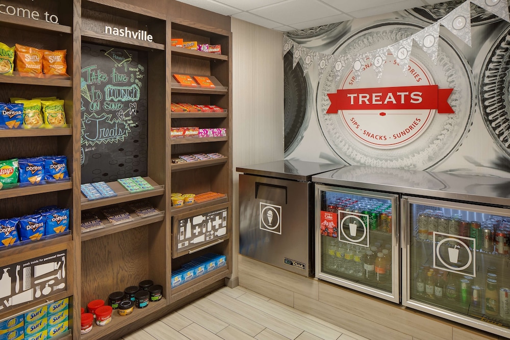 hampton inn and suites nashville airport