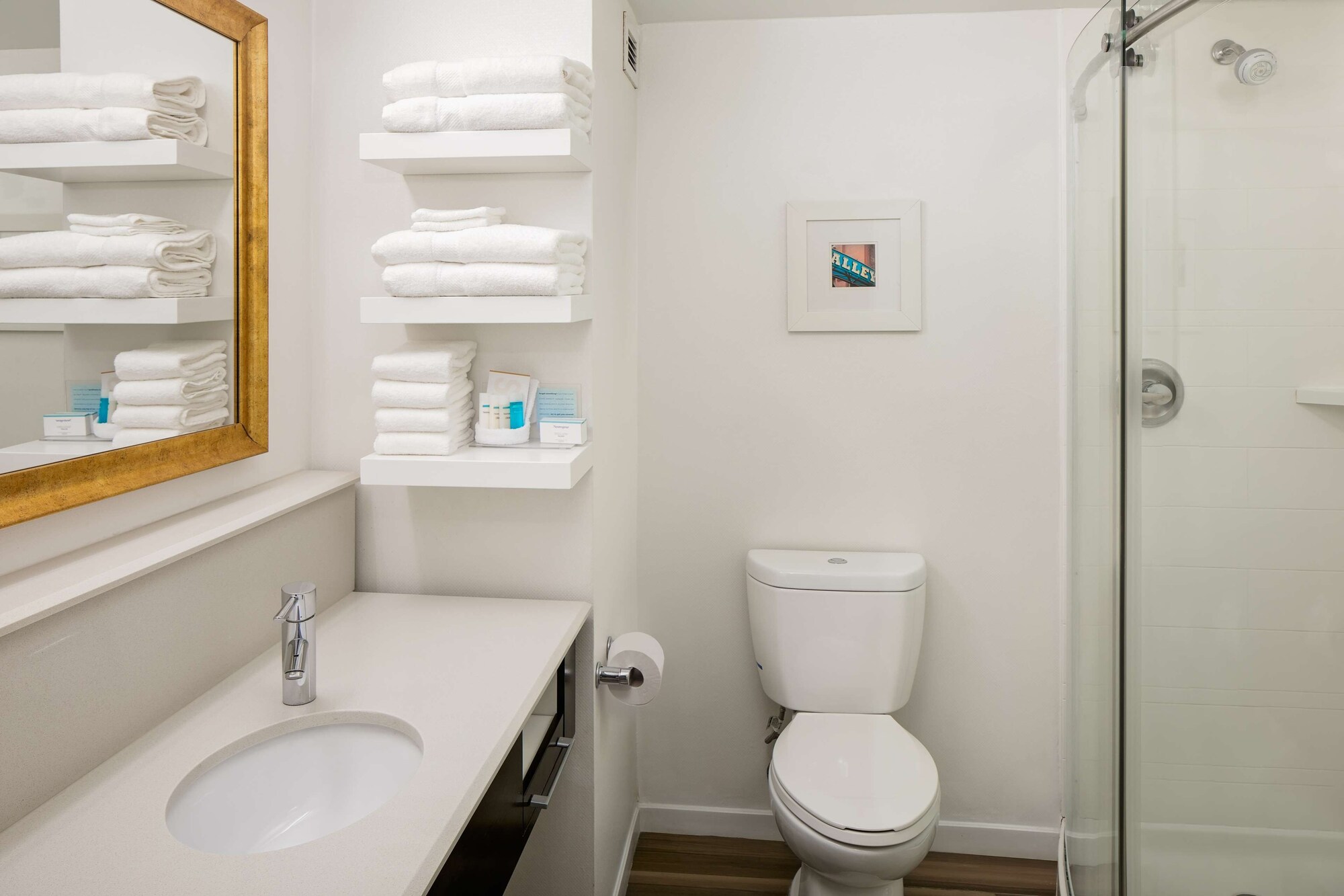 hampton inn and suites nashville airport