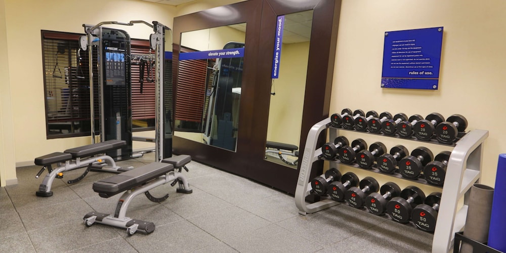 hampton inn and suites nashville airport