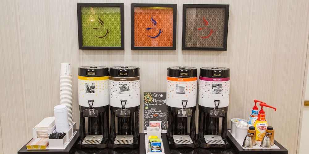 hampton inn and suites nashville airport