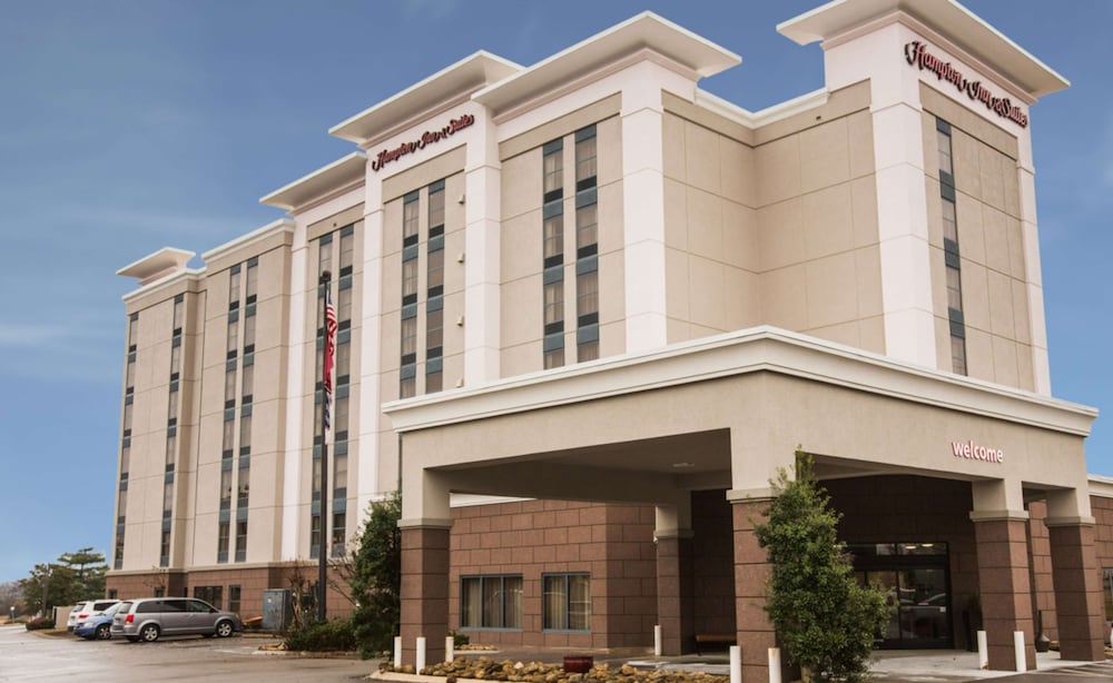 hampton inn and suites nashville airport