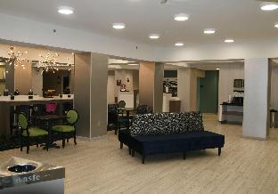hampton inn and suites nashville airport