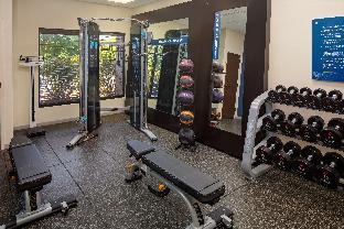 hampton inn and suites nashville airport