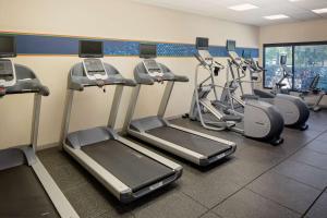 hampton inn and suites nashville airport