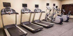 hampton inn and suites nashville airport