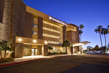 doubletree by hilton phoenix north