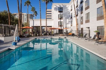 hampton inn phoenix biltmore