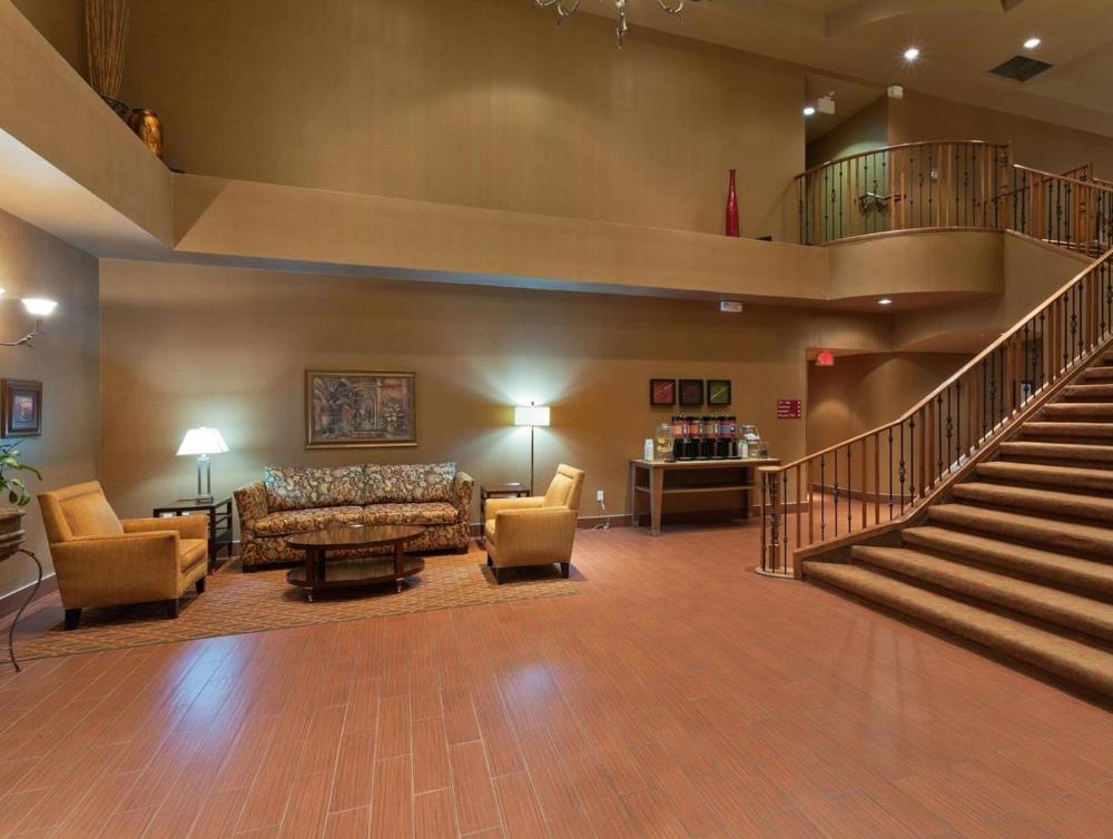 hampton inn and suites phoenix goodyear