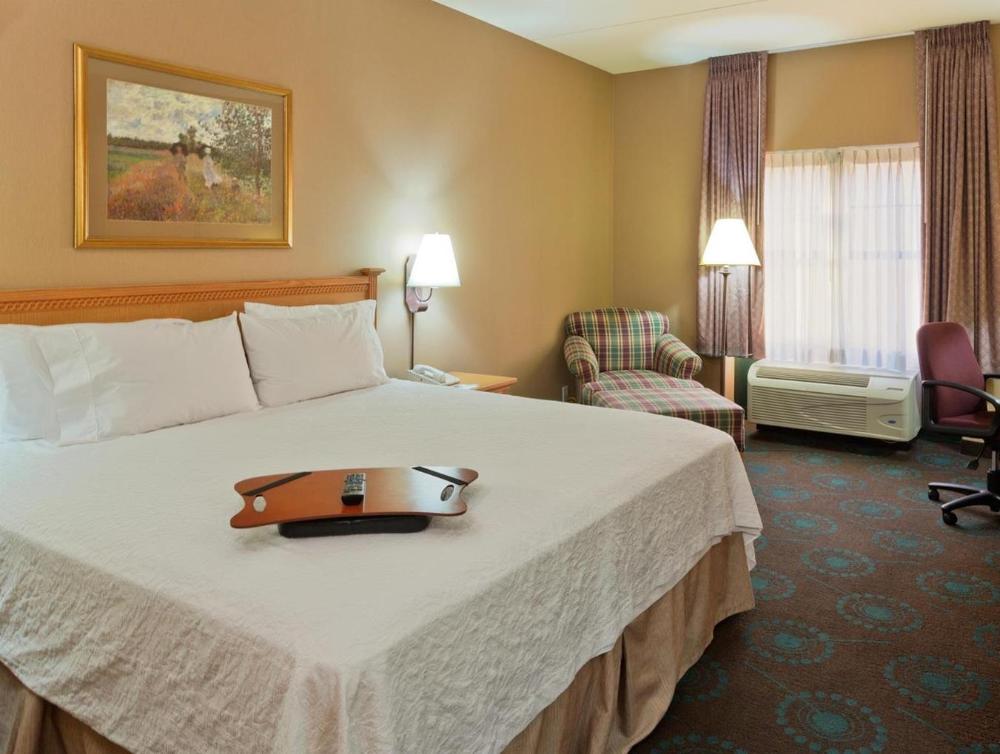hampton inn and suites phoenix goodyear