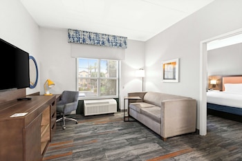 hampton inn and suites phoenix goodyear