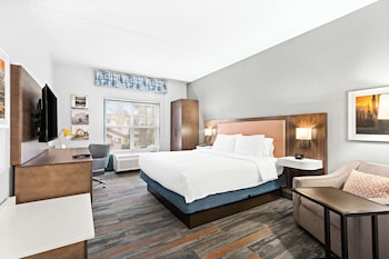 hampton inn and suites phoenix goodyear