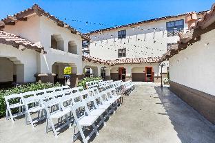 hampton inn and suites phoenix goodyear