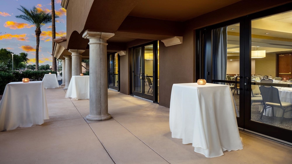 holiday inn phoenix chandler by ihg