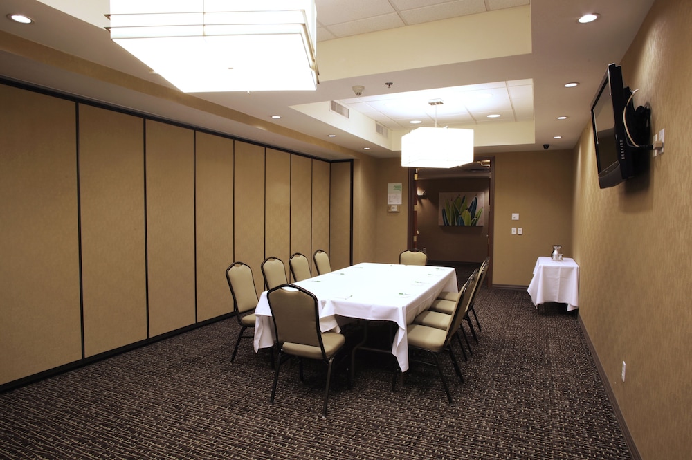 holiday inn phoenix chandler by ihg