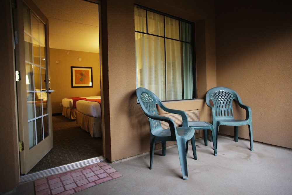 holiday inn phoenix chandler by ihg