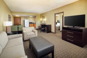 holiday inn phoenix chandler by ihg