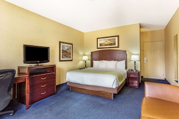 days inn and suites by wyndham mesa near phoenix
