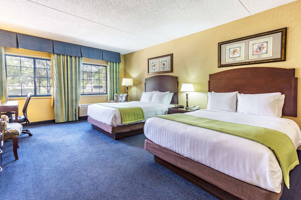days inn and suites by wyndham mesa near phoenix
